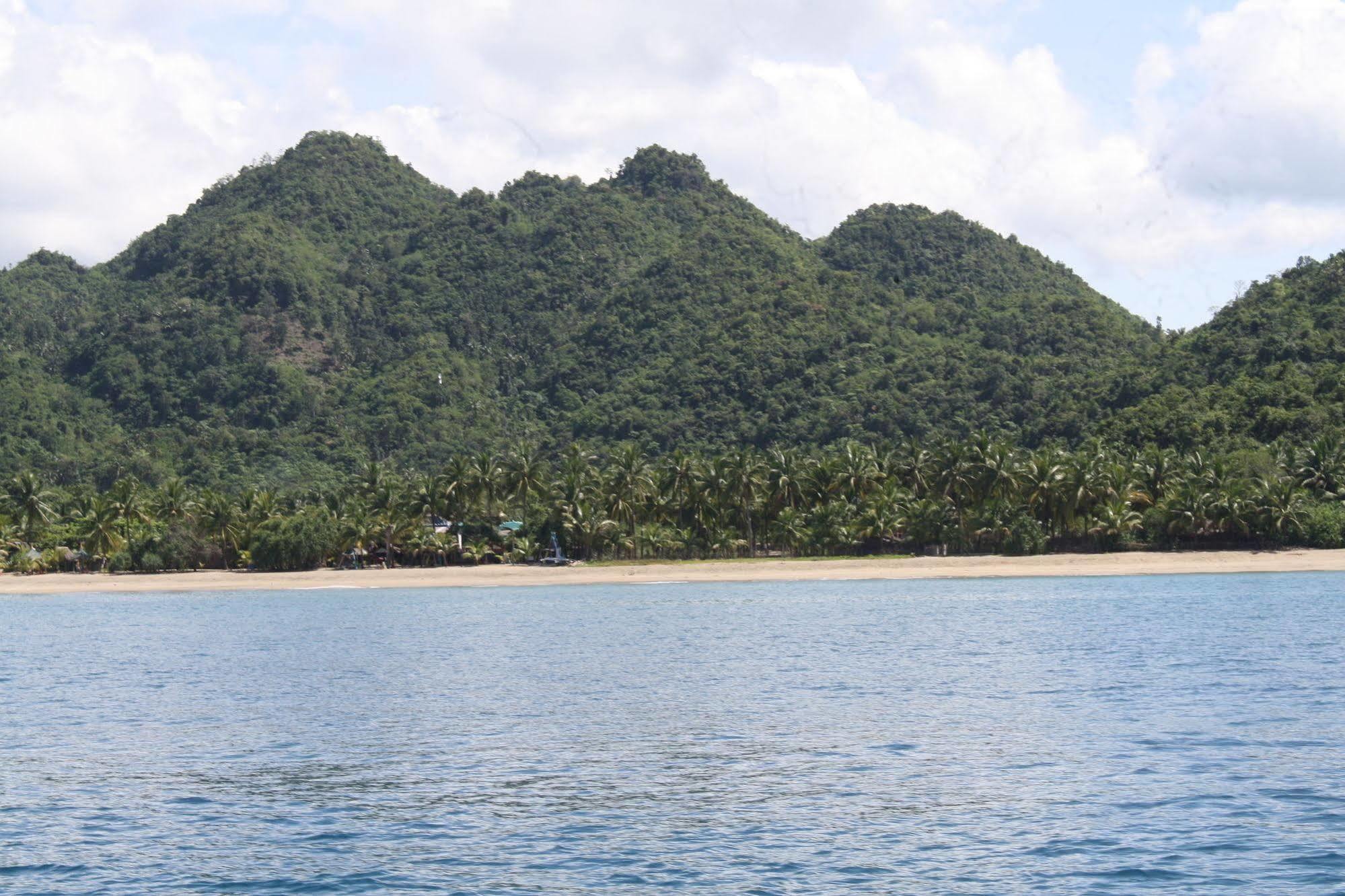 Sugar Beach House Hotel Sipalay Exterior photo